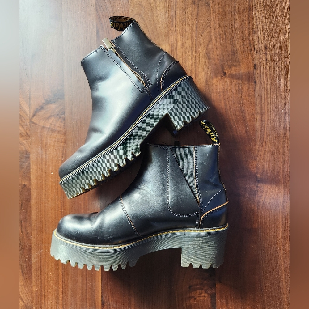 Dr. Martens ROMETTY II VINTAGE SMOOTH LEATHER CHELSEA BOOTS